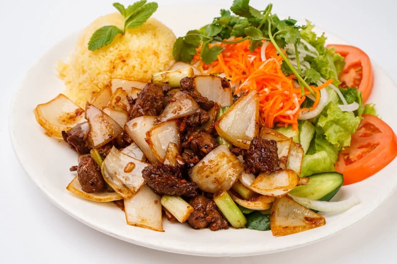 Rice Plate with Diced Filet Mignon Steak - Cơm Bò Lúc Lắc